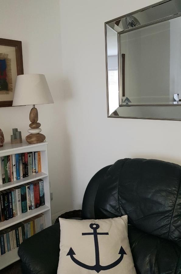 לינה וארוחת בוקר פורטסטיוארט Comfy House מראה חיצוני תמונה