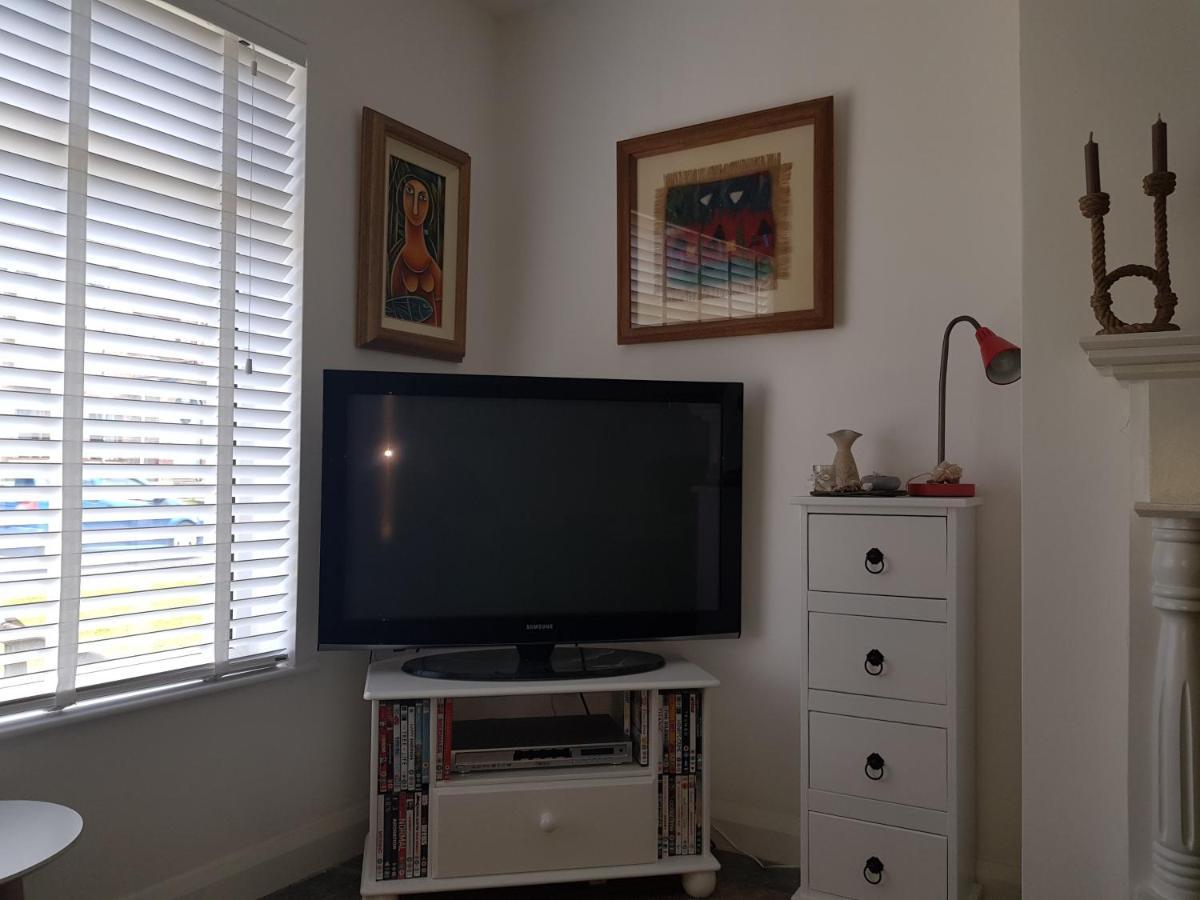 לינה וארוחת בוקר פורטסטיוארט Comfy House מראה חיצוני תמונה